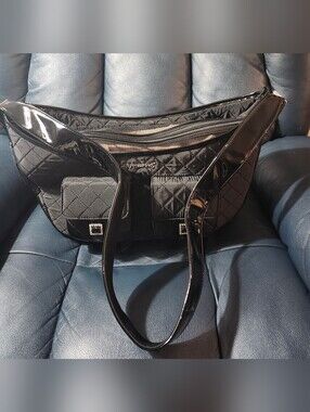 The Emily Quilted Sling by A Pet with Paws. Small:16" L x 10" H x 9.5" D Approx.